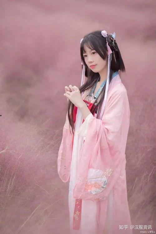 西安汉服吃瓜,一场穿越千年的时尚盛宴